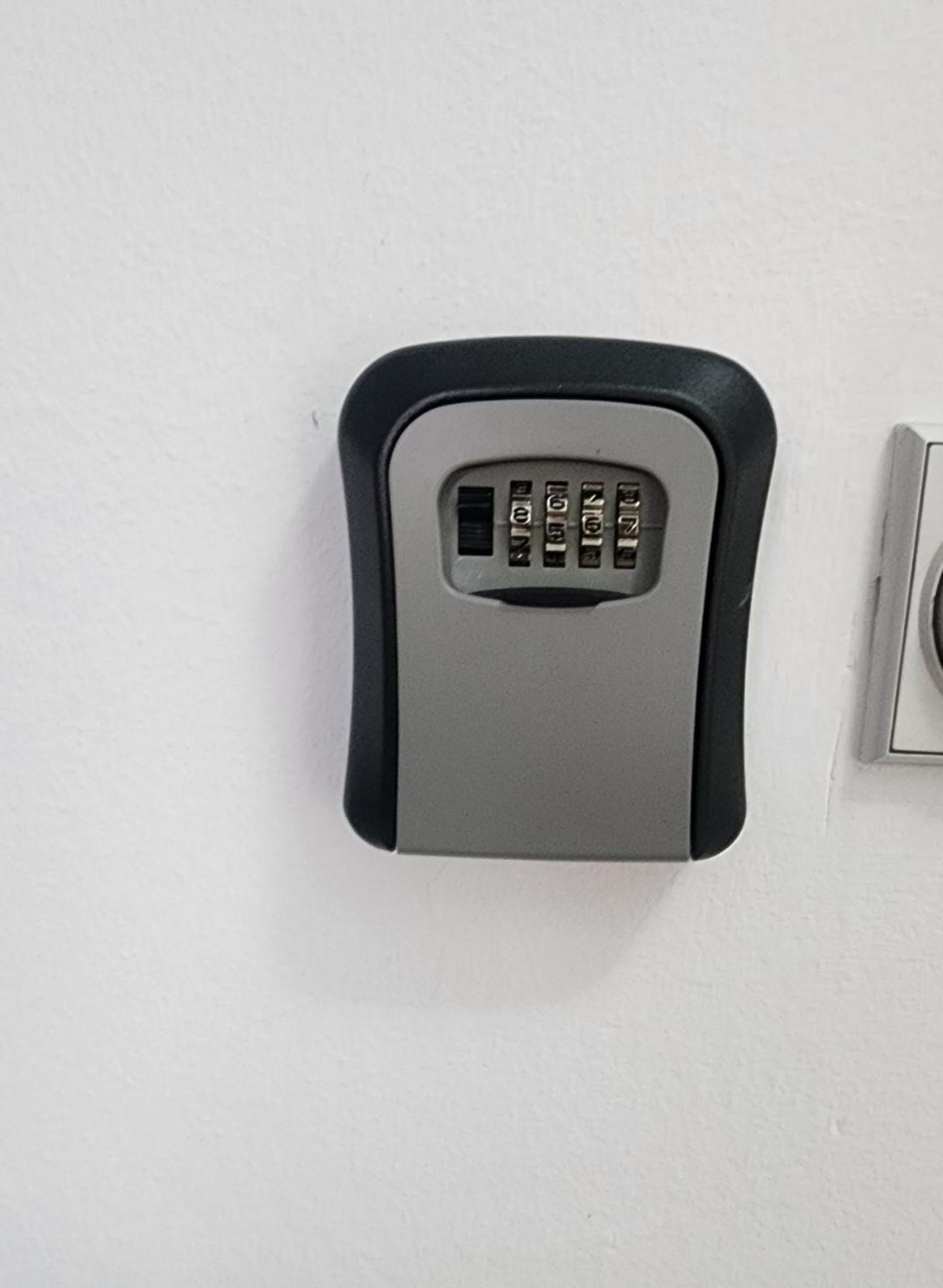 New Apartment 8, Self Check-In, Free Parking Skopje Esterno foto